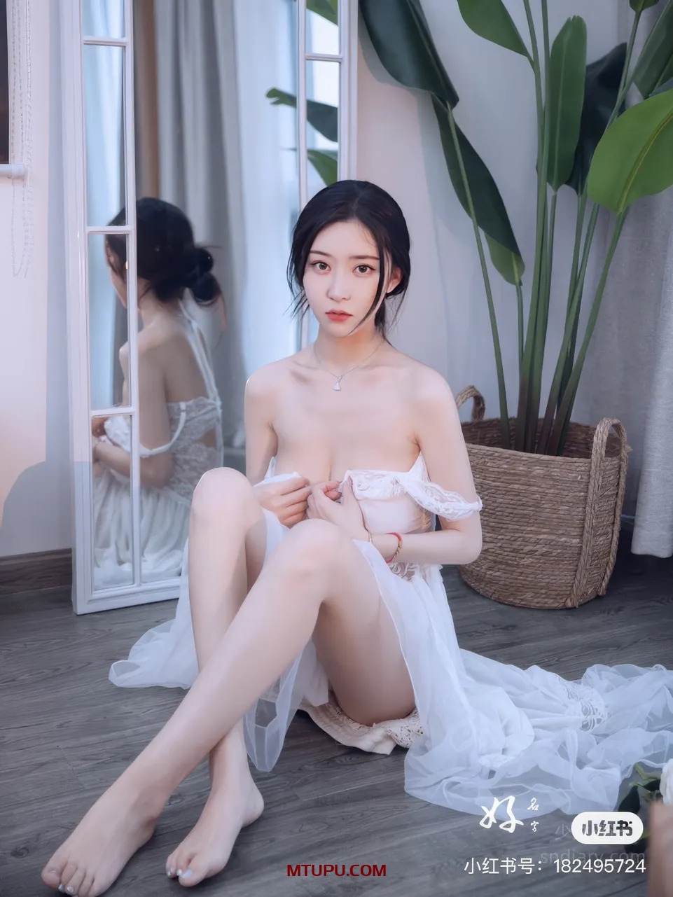 摄影师好名字：杭州高颜值美女人体私房写真 [557P-1.52GB][百度网盘]