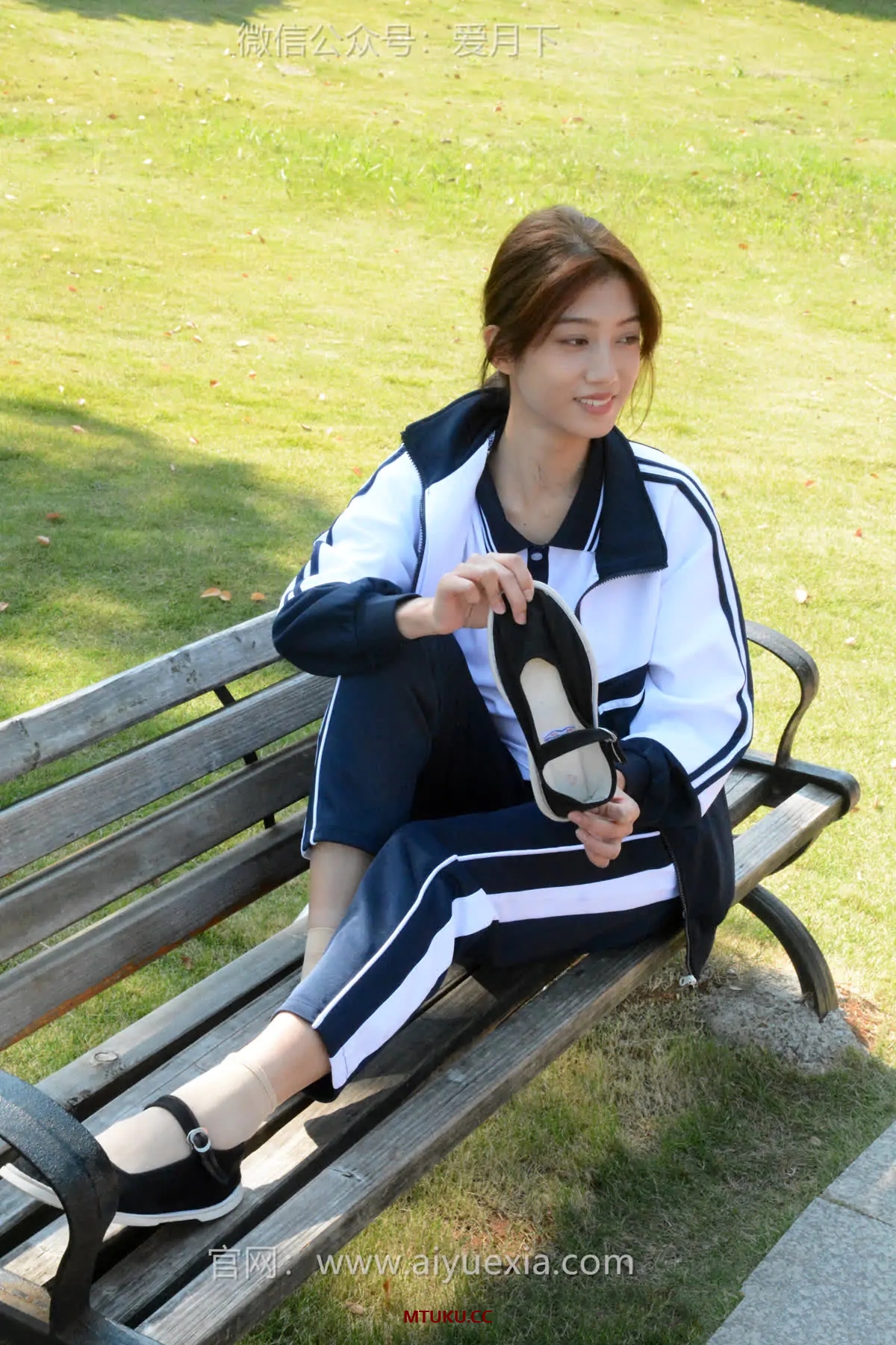 爱月下 – 美足美图视频7套[41G-2025.12]